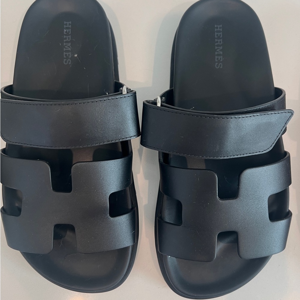 Hermès Chypre Black Calfskin Slide Sandals